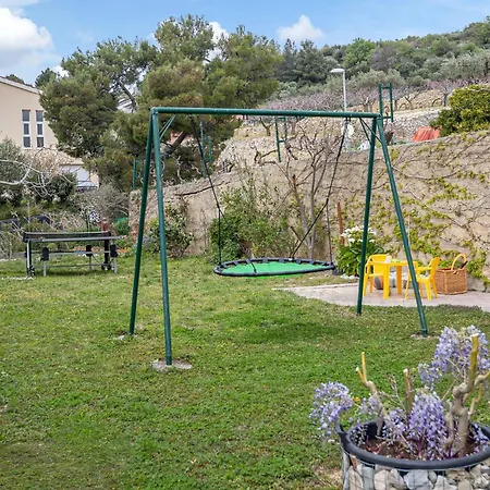 Lovely In With Wifi Apartment Podstrana