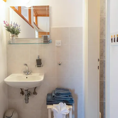 Apartment Lovely In With Wifi Podstrana